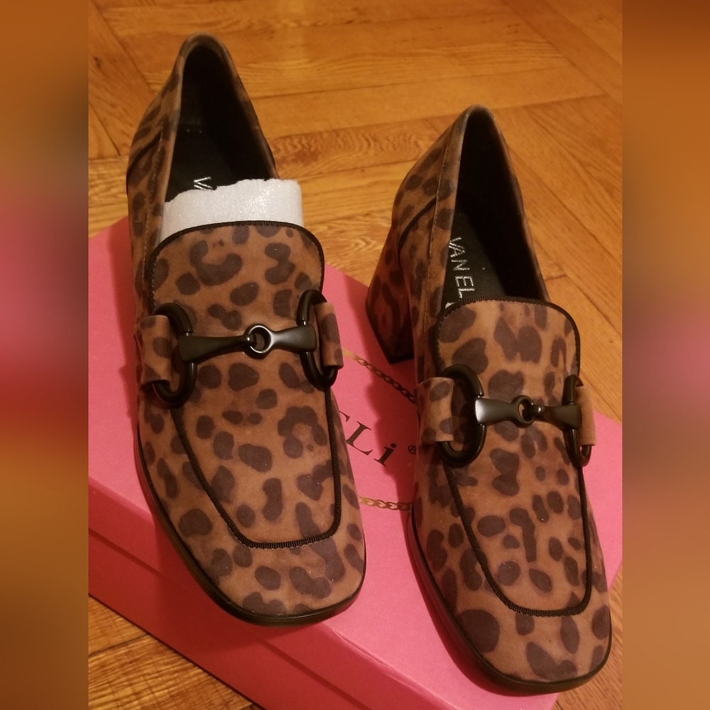 Vaneli Women's Alroy Loafer Pump size 8N